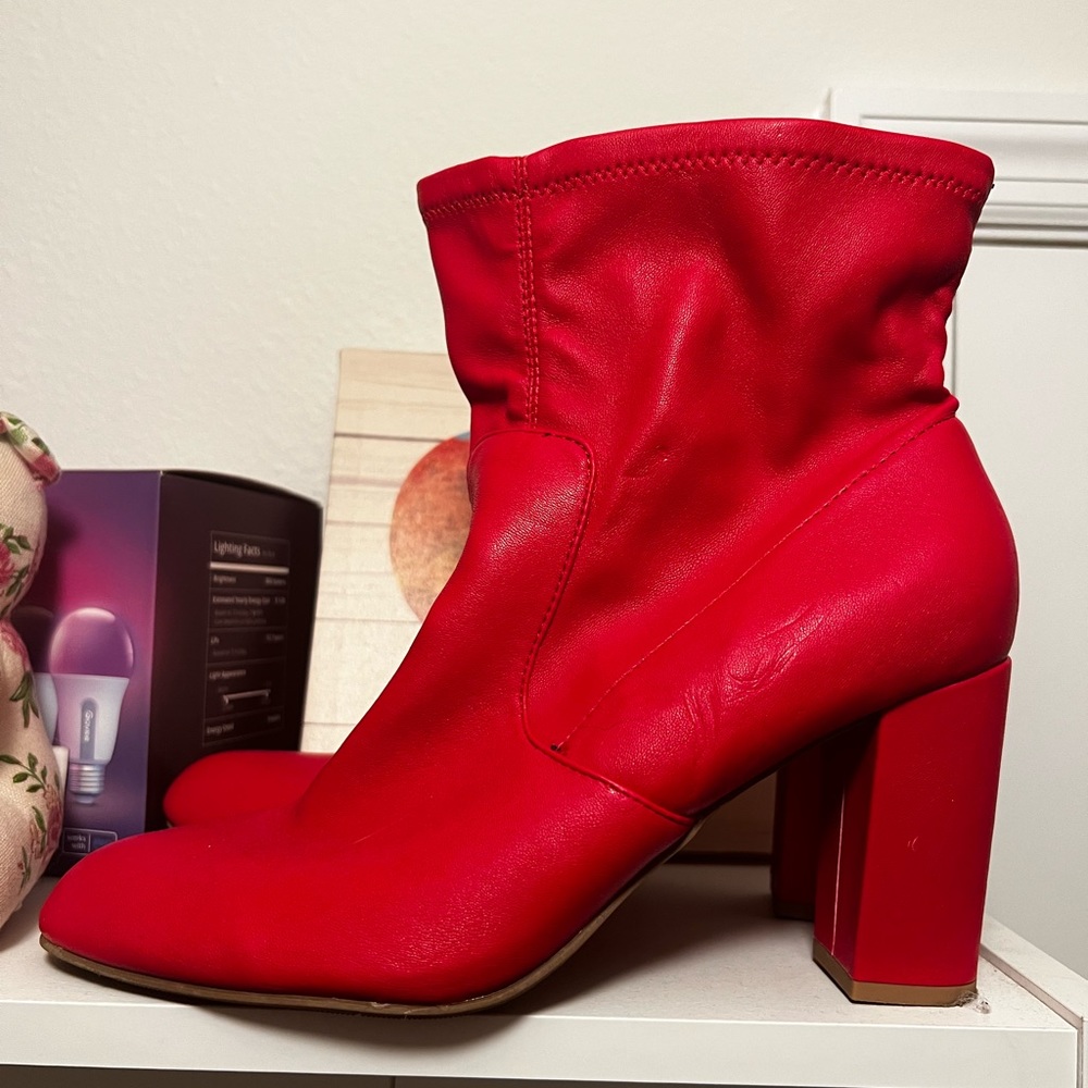 Perfect red Guess heel boot